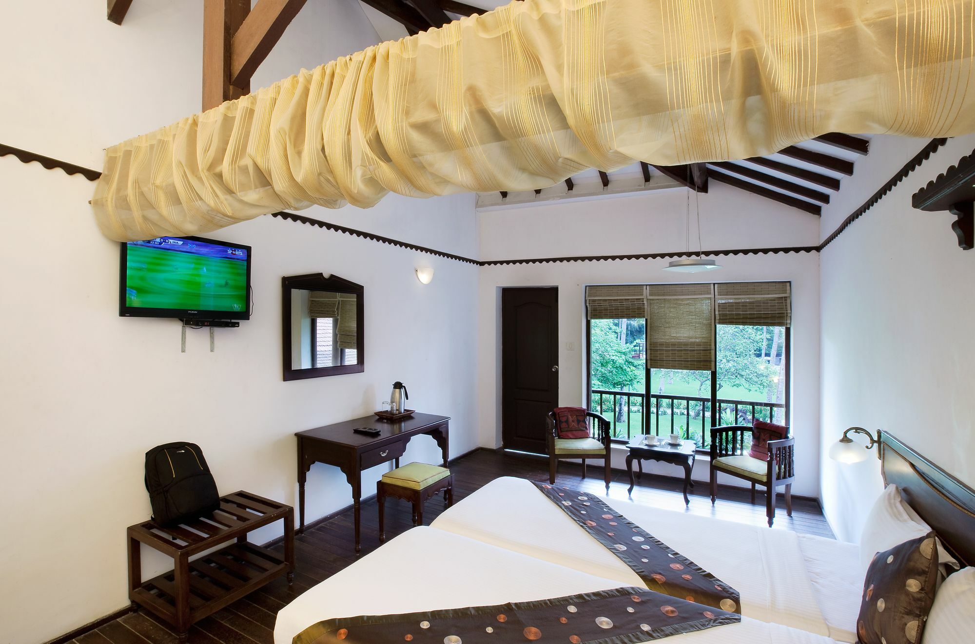 Green Meadows Resort Ченай Екстериор снимка